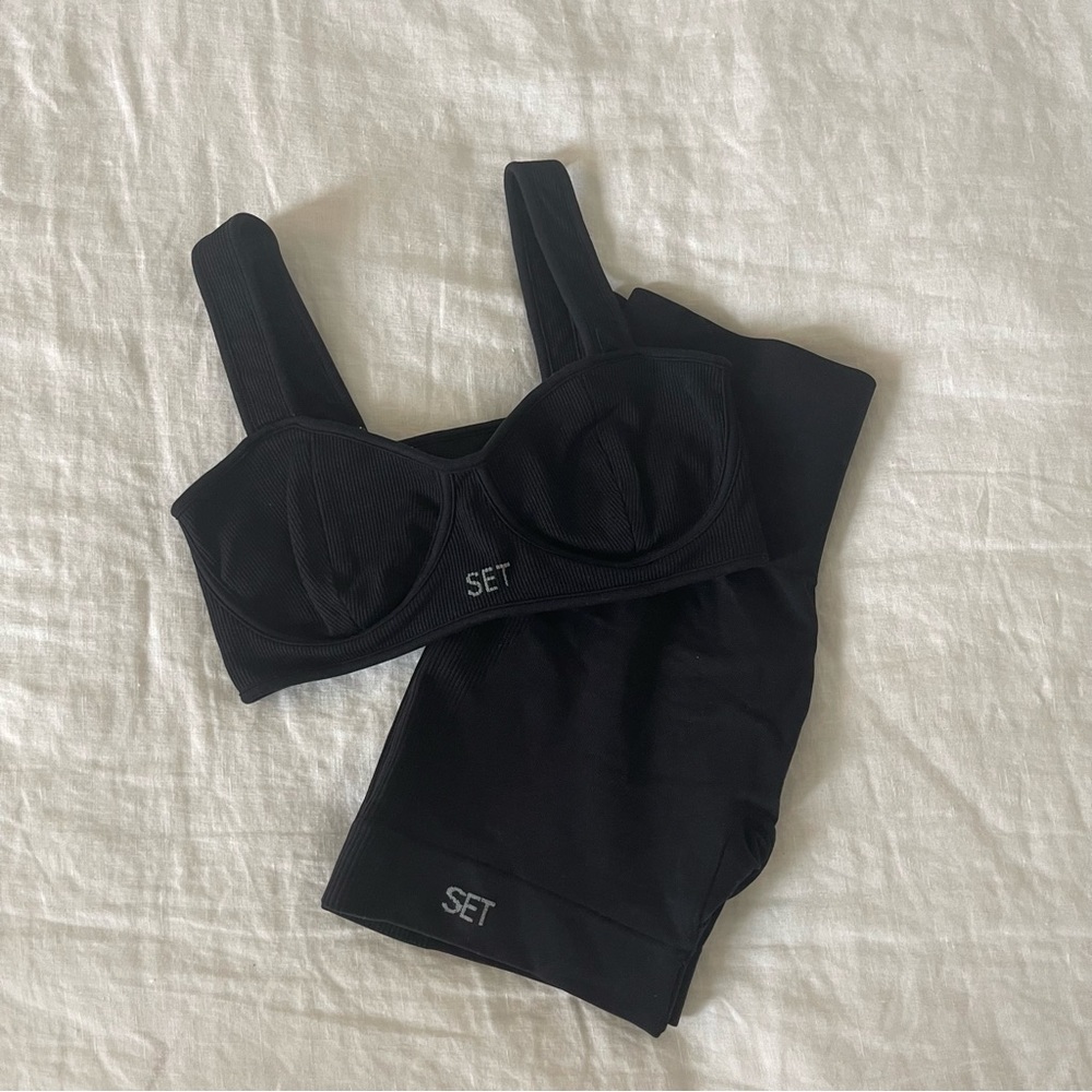 Set Active Onyx Bra and Biker Shorts Set